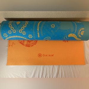 Gaiam Reversible Elephant Yoga Mat - EUC